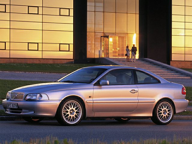 download 00 Volvo C70 manual