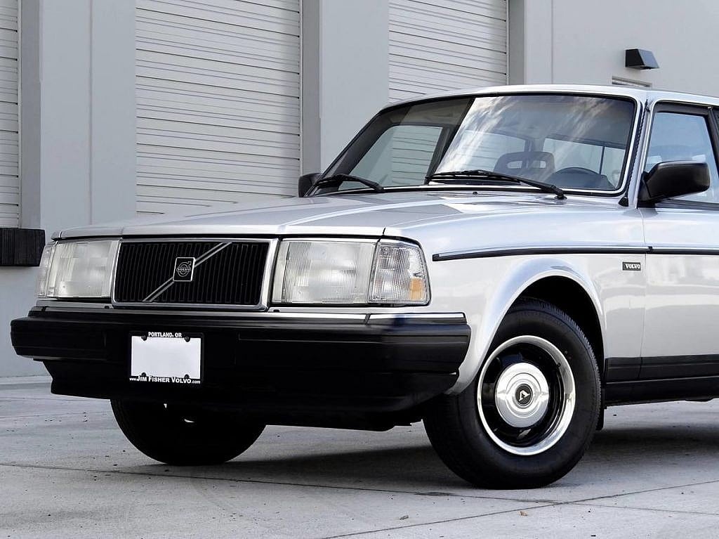 download 87 Volvo 240 workshop manual