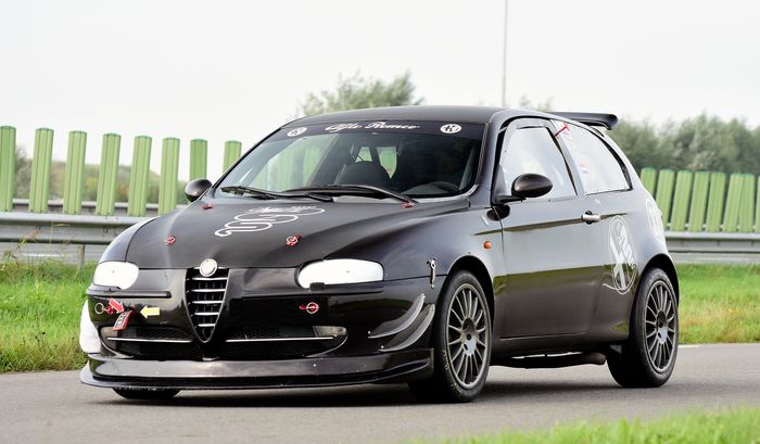 download Alfa Romeo 147 able workshop manual