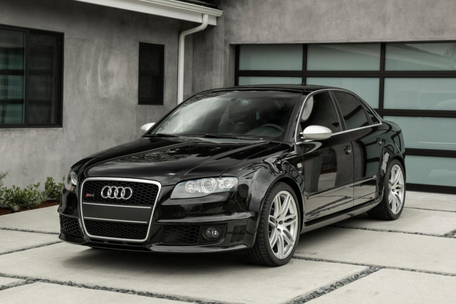 download Audi RS4 workshop manual