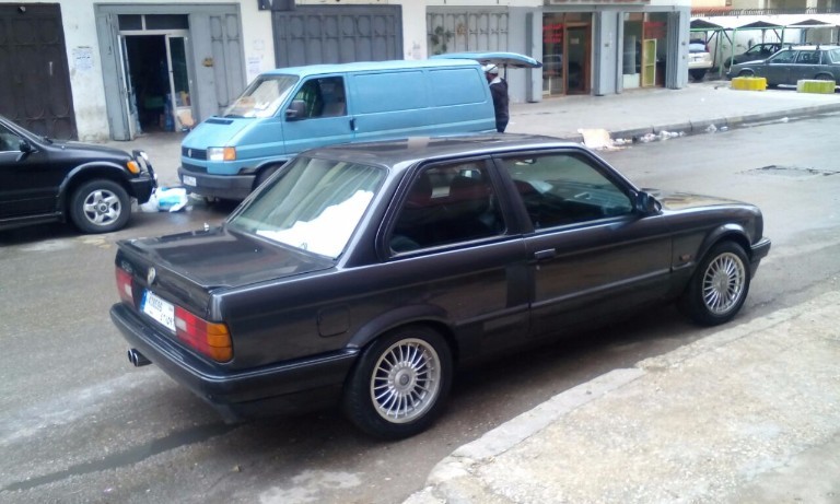 download BMW 318is workshop manual