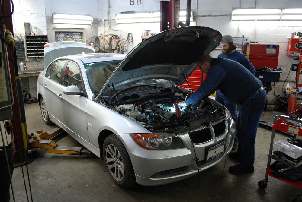 download BMW 325 XI workshop manual