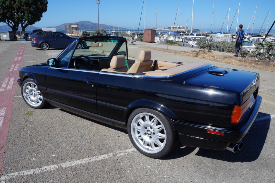 download BMW 325i Convertible ETM workshop manual