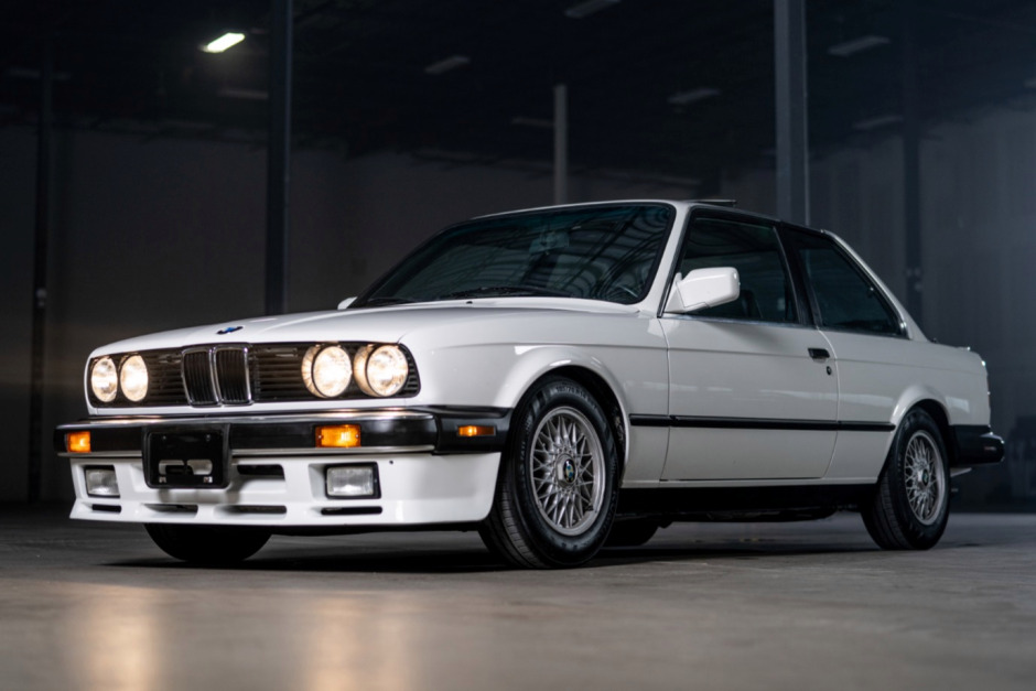 download BMW 325is able workshop manual