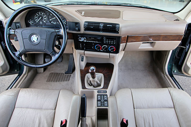 download BMW 5 E34 525i able workshop manual