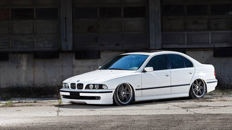 download BMW 5 E39 528i Sedan workshop manual