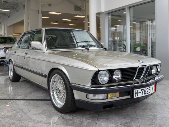 download BMW 5 Series E28 518i workshop manual