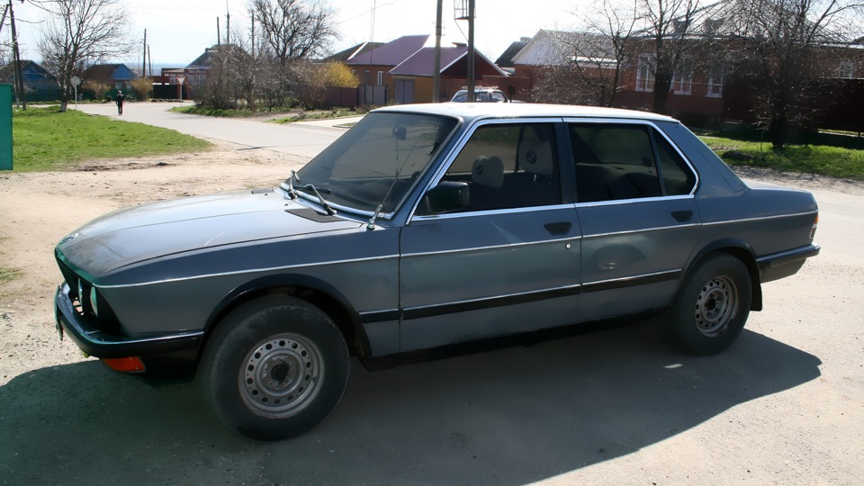download BMW 5 Series E28 525i workshop manual