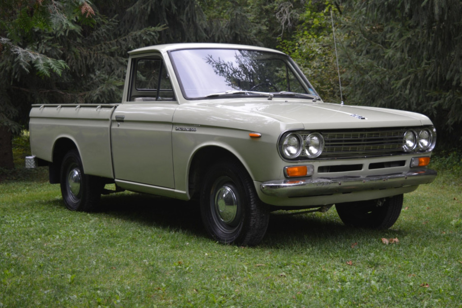 download DATSUN Truck 520 workshop manual