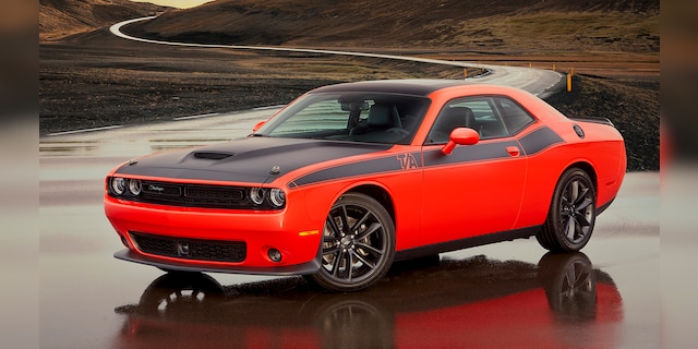 download Dodge Challenger workshop manual