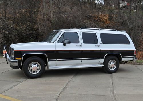 download GMC R2500 Suburban workshop manual