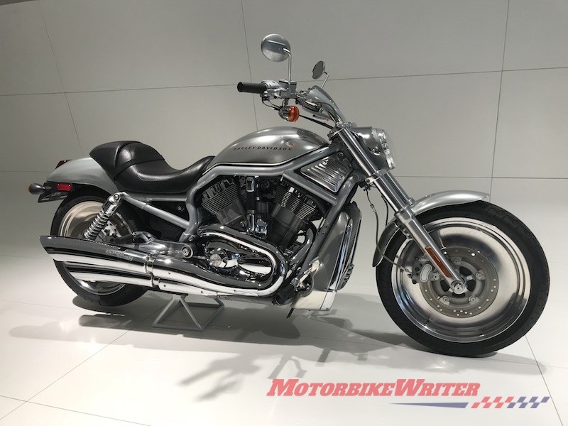 download Harley Davidson Vrsca V rod 1131cc Motorcycle able workshop manual