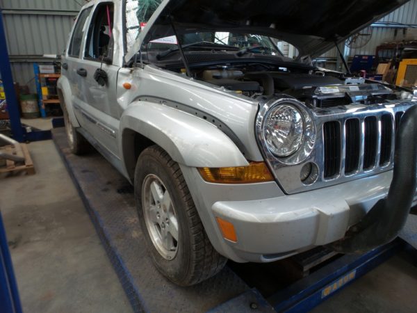 download JEEP LIBERTY KJ workshop manual