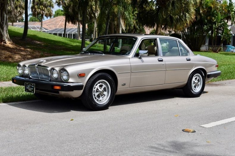 download Jaguar XJ6 Master Deluxe able workshop manual