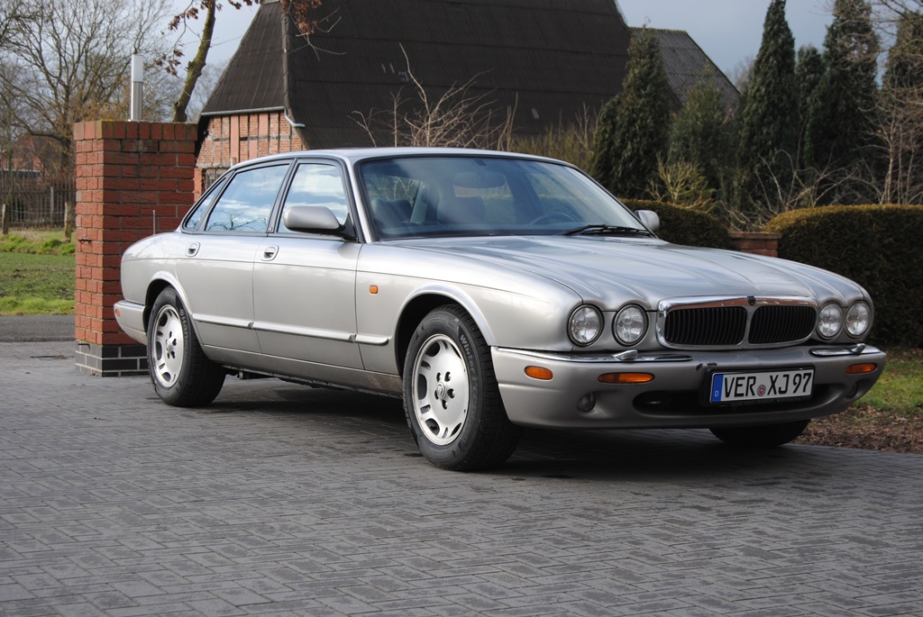 download Jaguar XJ8 99 workshop manual