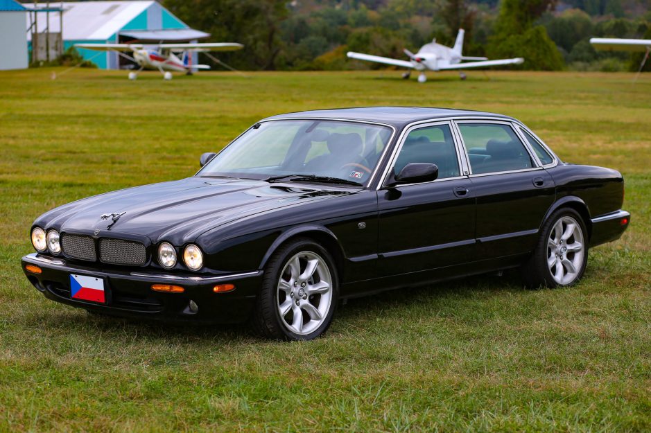 download Jaguar XJR able workshop manual