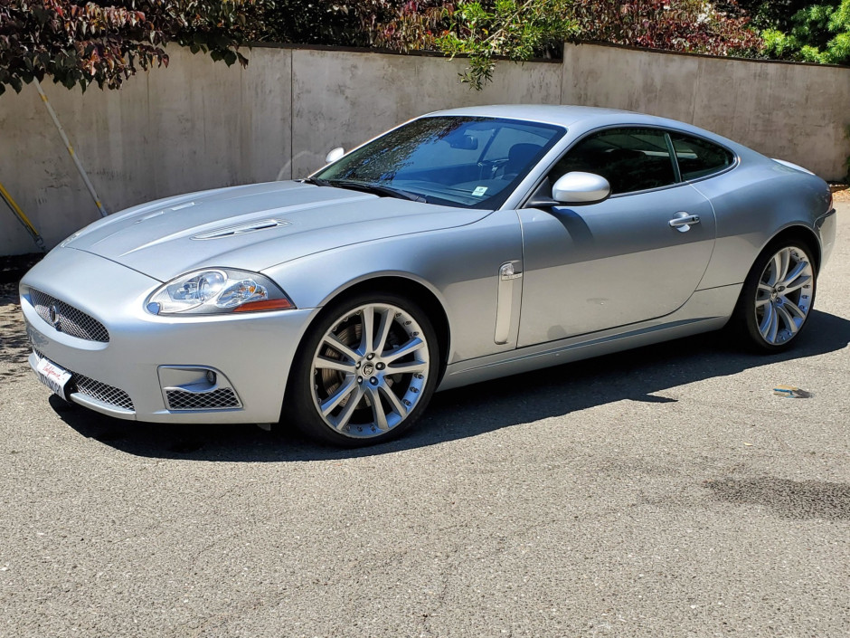 download Jaguar XKR able workshop manual