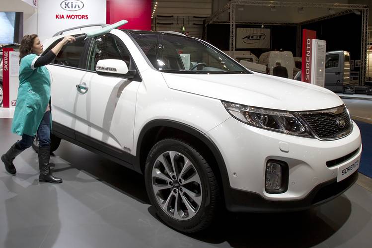 download KIA SORENTO workshop manual