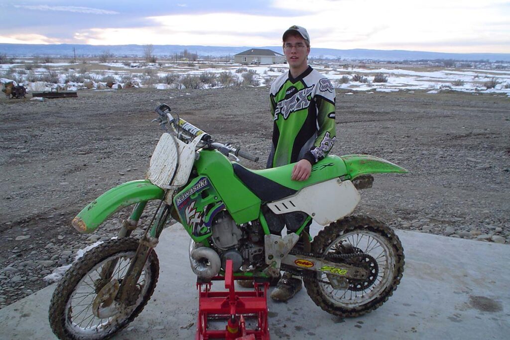 download Kawasaki KX500 Motorcycle able workshop manual