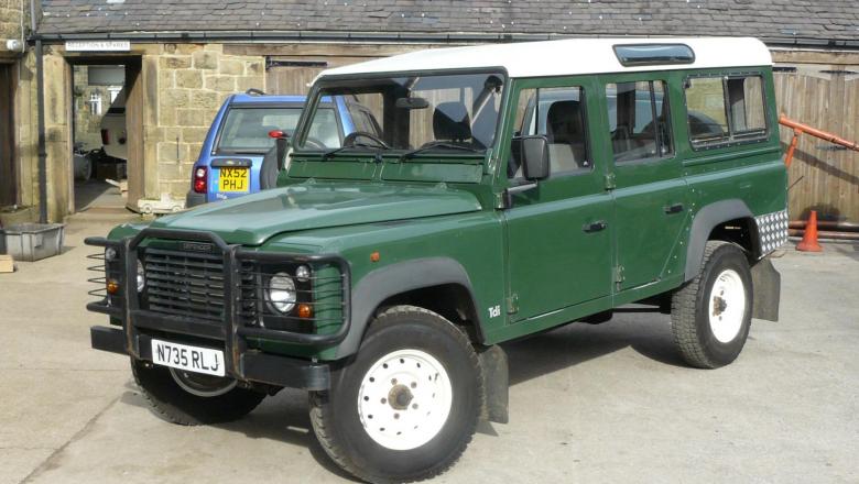 download Land Rover Defender 300 TDi workshop manual