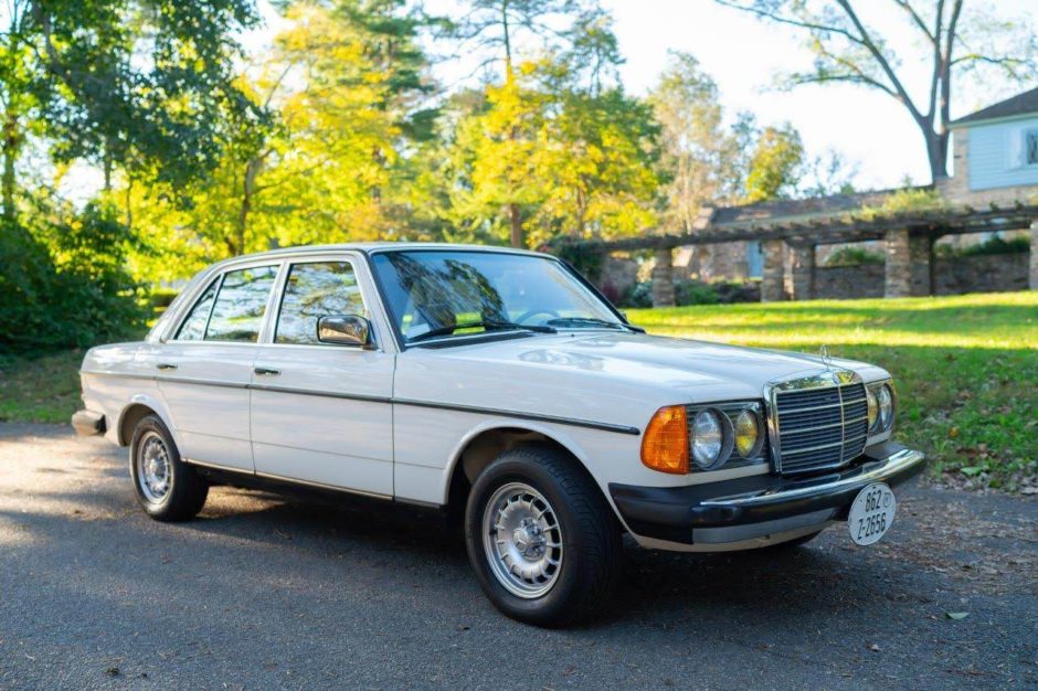 download Mercedes Benz W123 300D workshop manual