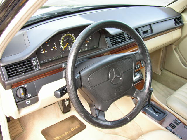 download Mercedes 300D 92 workshop manual