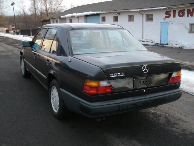 download Mercedes 300E 88 workshop manual