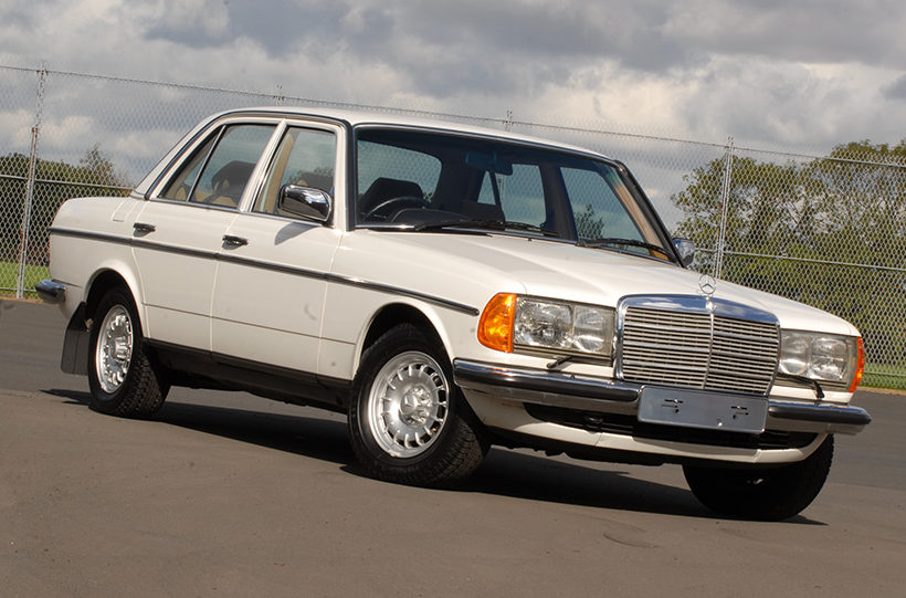 download Mercedes Benz 200D 240D 240TD 300D 300TD able workshop manual