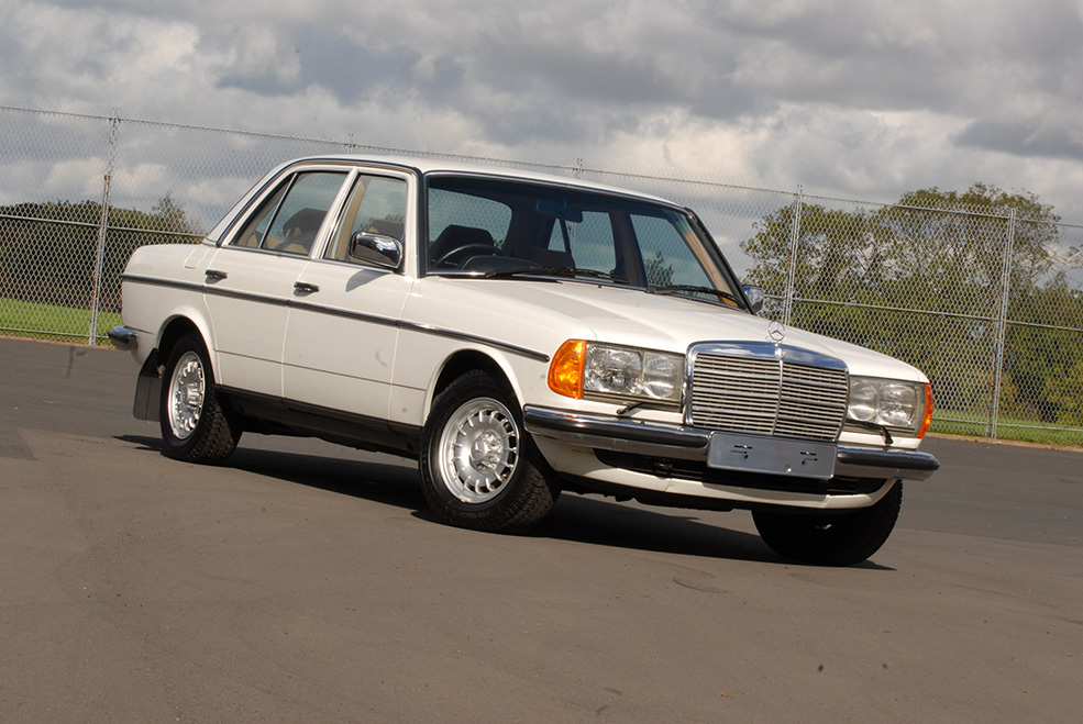 download Mercedes Benz 240D workshop manual