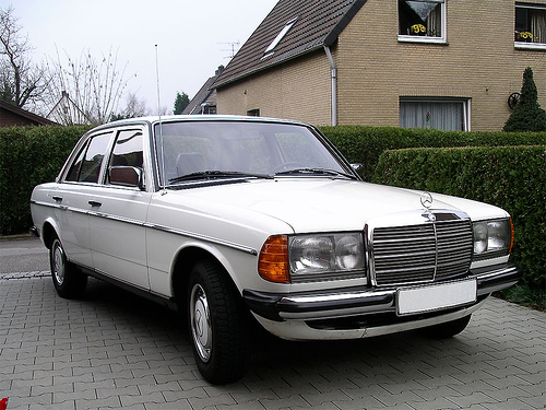 download Mercedes Benz 240D workshop manual