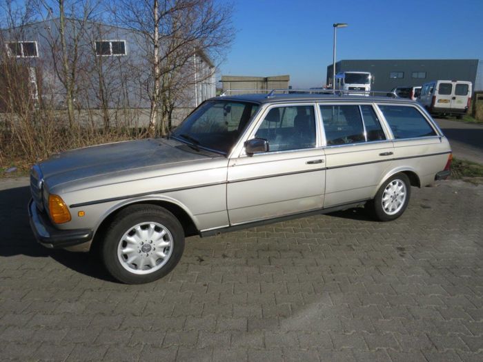 download Mercedes Benz 240TD able workshop manual