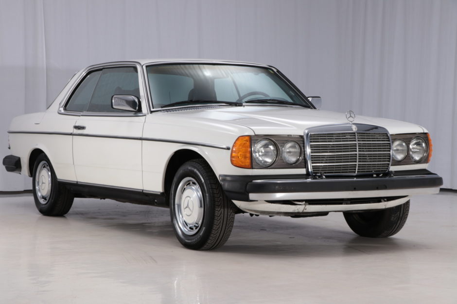 download Mercedes Benz 300D 300TD 300CD workshop manual