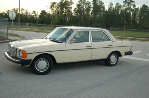 download Mercedes Benz 300D workshop manual