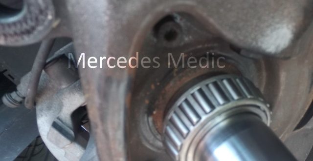 download Mercedes Benz C Class C300 workshop manual