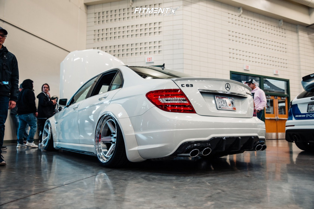 download Mercedes Benz C63 AMG workshop manual