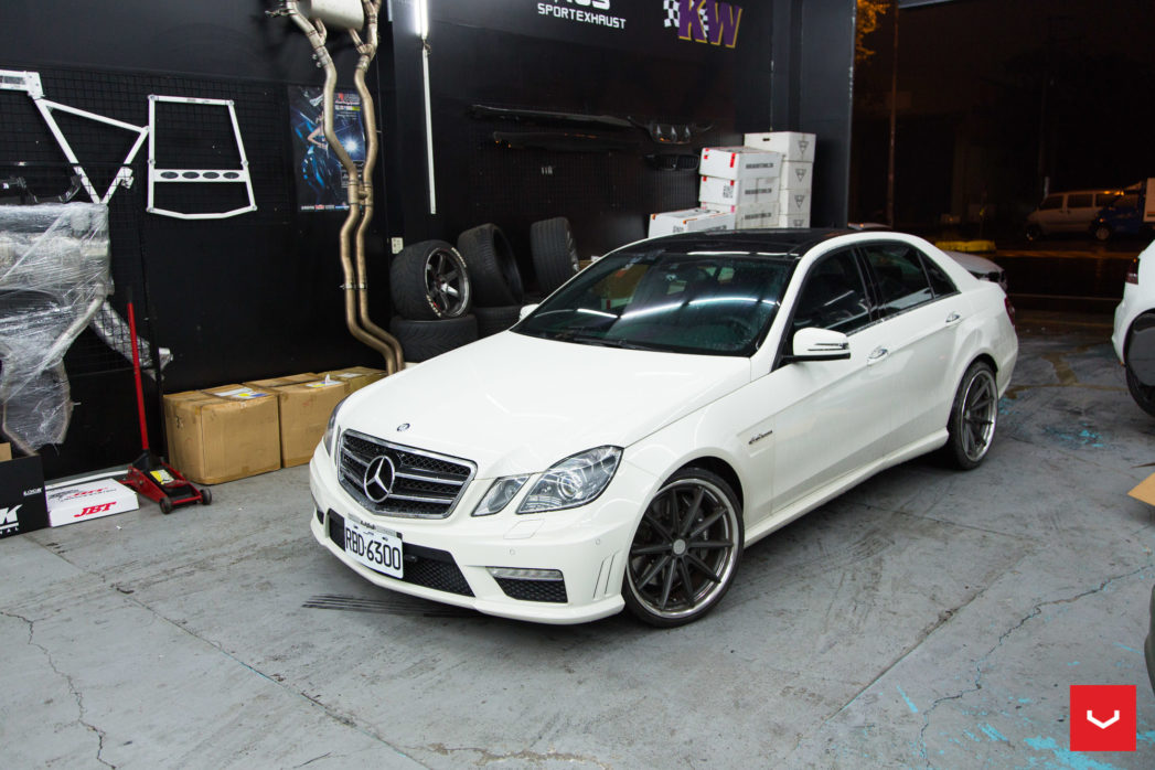 download Mercedes Benz E Class E63 AMG Sedan workshop manual
