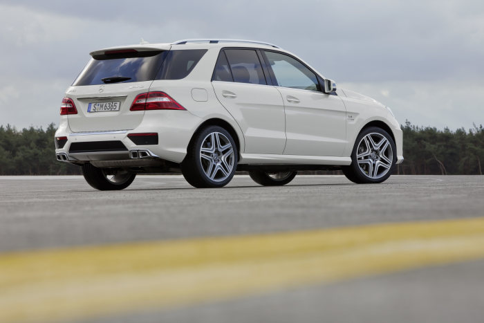download Mercedes Benz M Class ML63 AMG able workshop manual