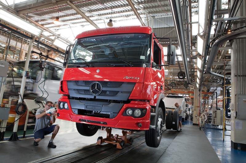 download Mercedes Benz Medium Semiheavy Trucks workshop manual