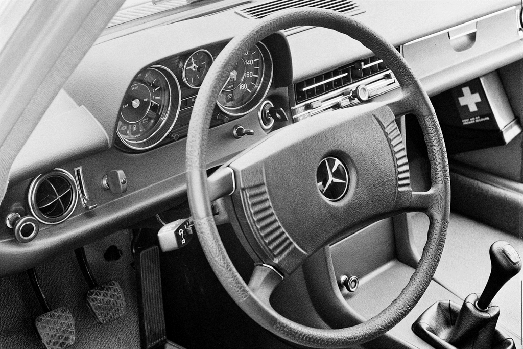download Mercedes Benz W115 240D workshop manual