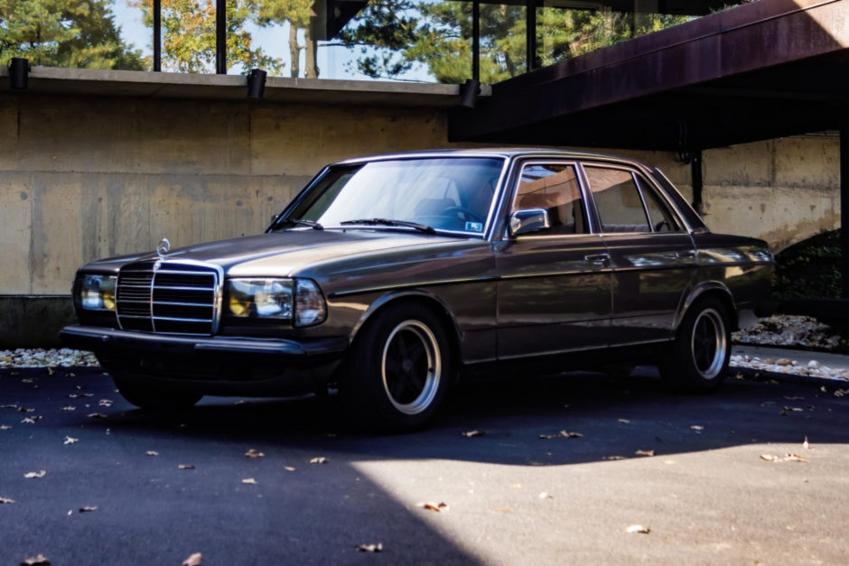 download Mercedes Benz W123 300D Turbo Manu workshop manual