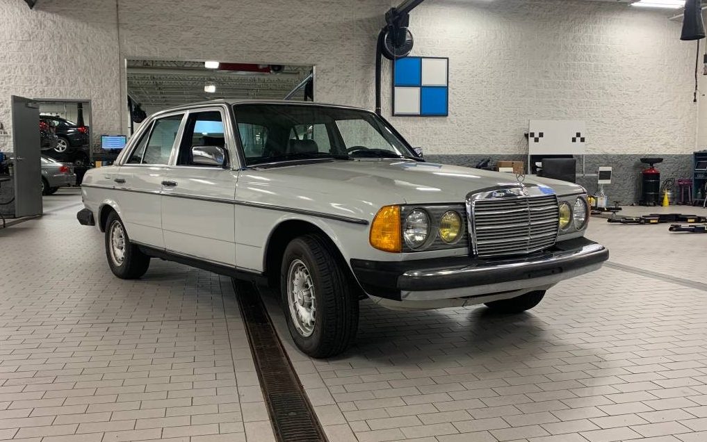 download Mercedes Benz W123 300D Turbo workshop manual