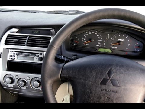 download Mitsubishi Magna Verada workshop manual