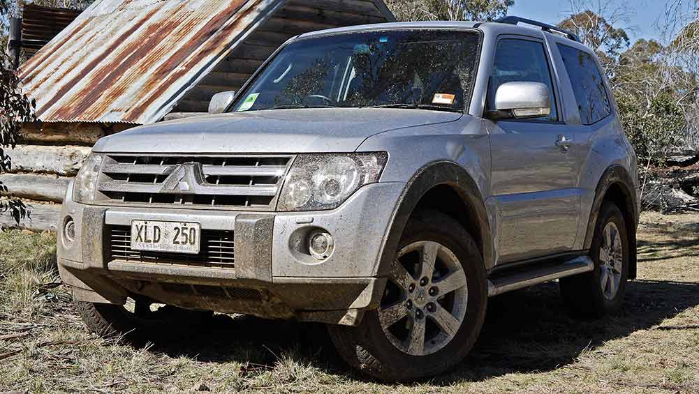 download Mitsubishi Montero 92 93 94 95 workshop manual