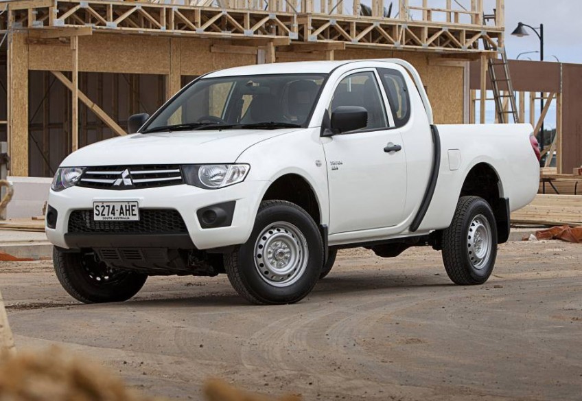 download Mitsubishi Triton workshop manual