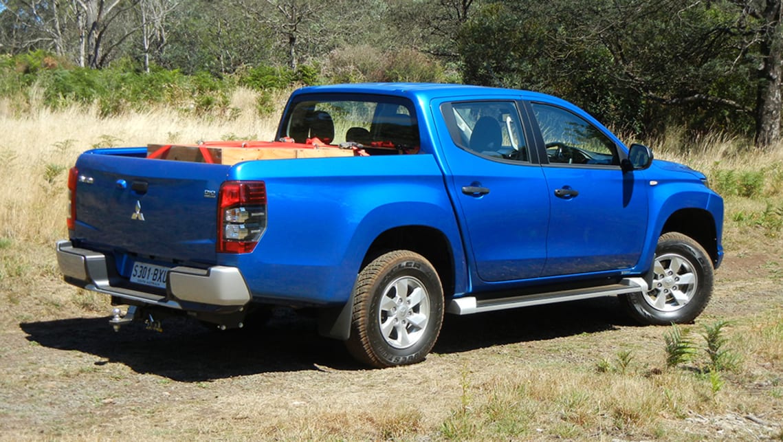 download Mitsubishi Triton workshop manual