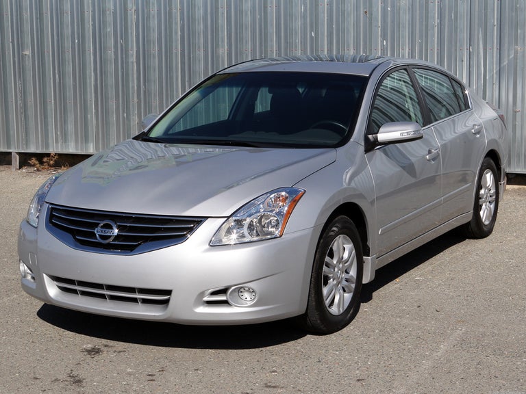 download Nissan Altima able workshop manual