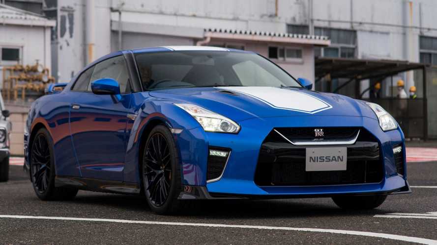 download Nissan GT R workshop manual