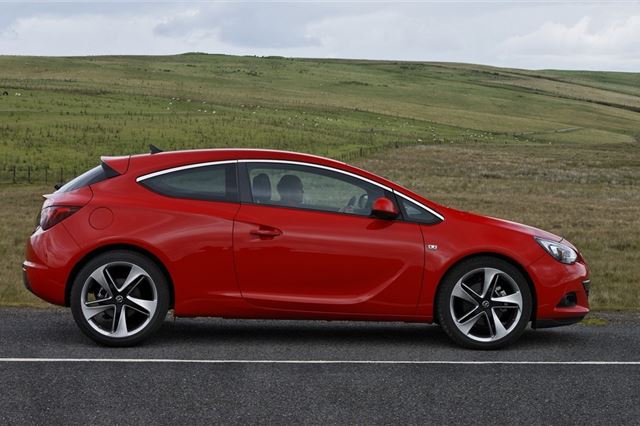 download OPEL GTC 3dr workshop manual