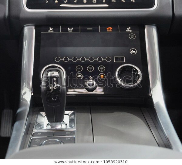 download Range Rover in CAR ENTERTAIMENT workshop manual