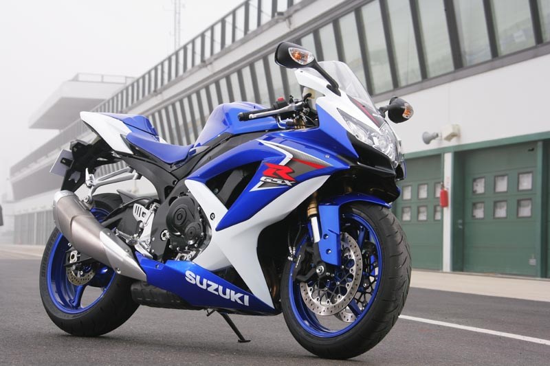 download SUZUKI GSX R600 Motorcycle GSXR600 Highly Detailed FSM Preview able workshop manual